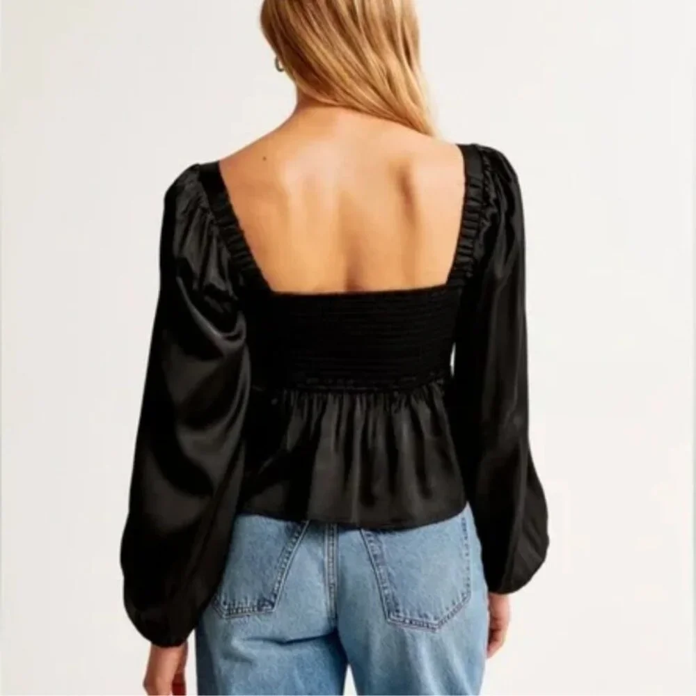 NWT Abercrombie & Fitch Satin Blouse 'EMERSON' in Black women size Medium